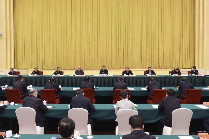 4月23日下午,中共中央總書記、國(guó)家主席、中央軍委主席習(xí)近平在重慶主持召開新時(shí)代推動(dòng)西部大開發(fā)座談會(huì)并發(fā)表重要講話。